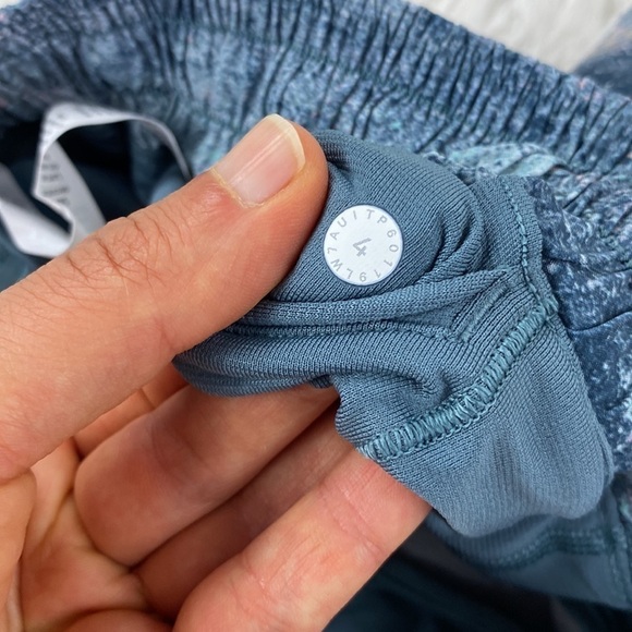 Lululemon Hotty Hot Short II *Long 4" Azurite Mint Tint Multi / Mystic Green - Picture 5 of 7